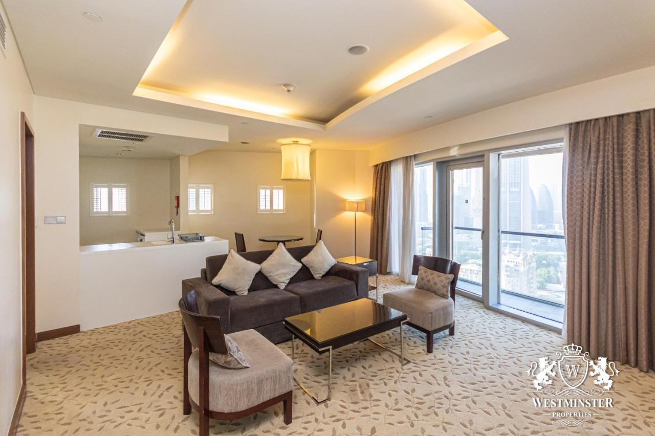 Westminster Dubai Mall Exterior photo A living room in a suite at the Westin