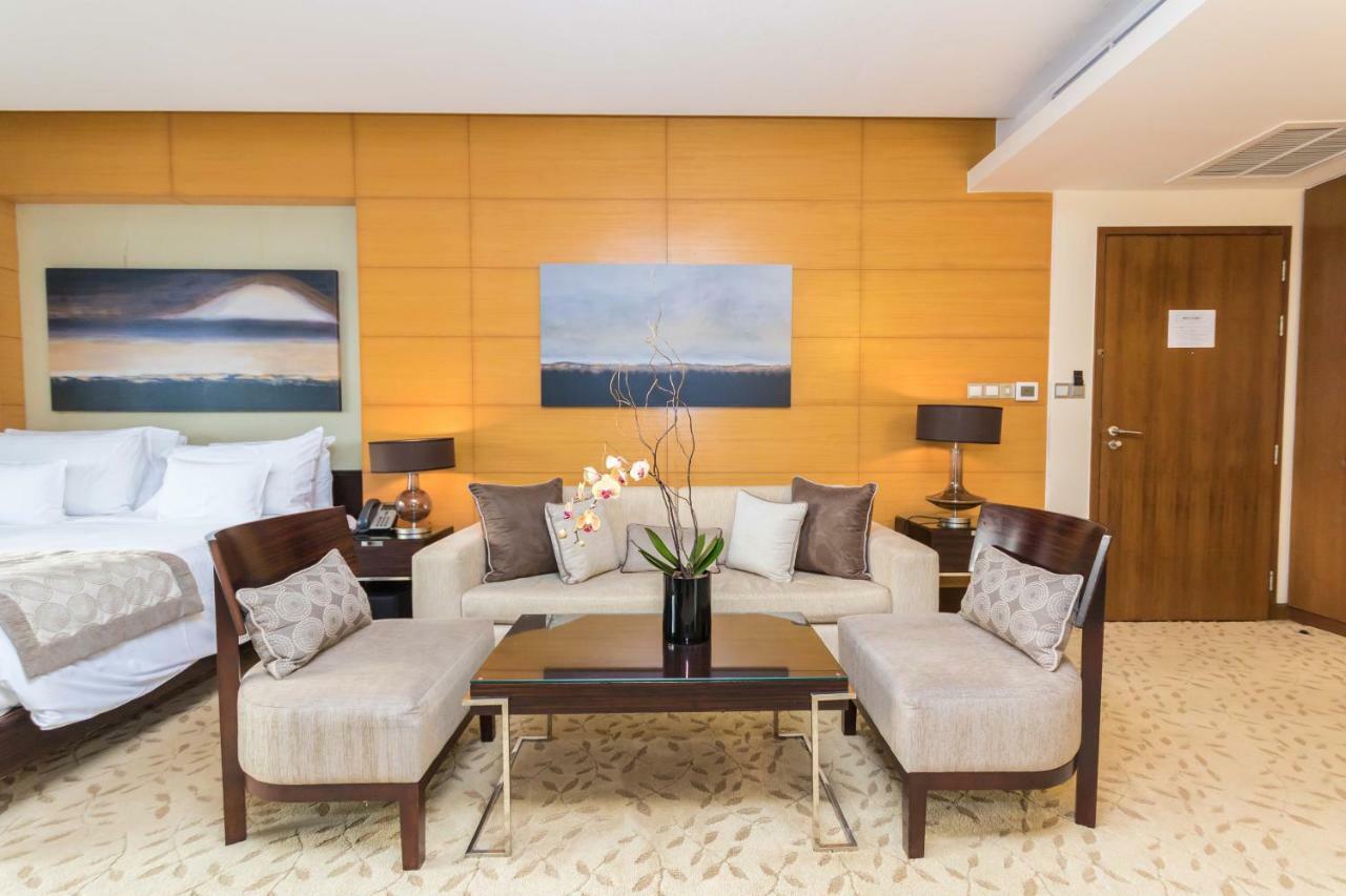 Westminster Dubai Mall Exterior photo A suite at the Jumeirah Emirates Towers Hotel
